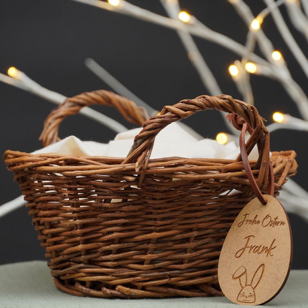 Personalized Willow Easter Basket with Egg Tag | Schmatzepuffer