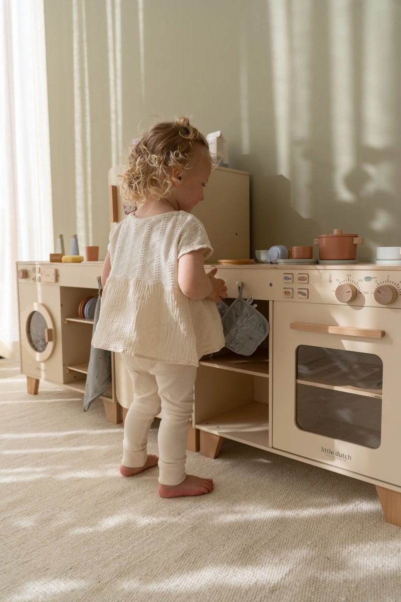 Holz-Spielküche im skandinavischen Design – Limited Edition personalisierbar