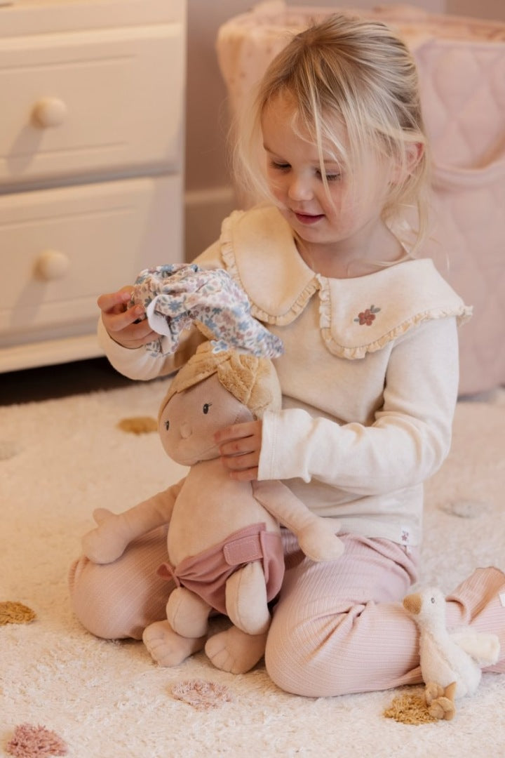 Poupée câline personnalisée Bébé Julia avec nom – Cadeau de naissance | Schmatzepuffer®