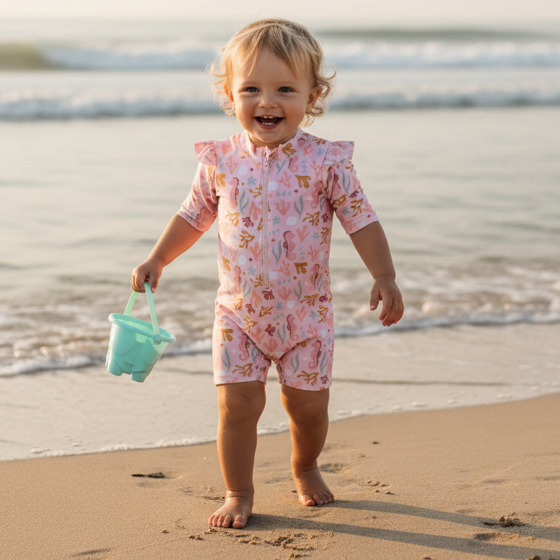 Little Dutch Kurzarm-Badeanzug Ocean Dreams Pink mit Rüschen