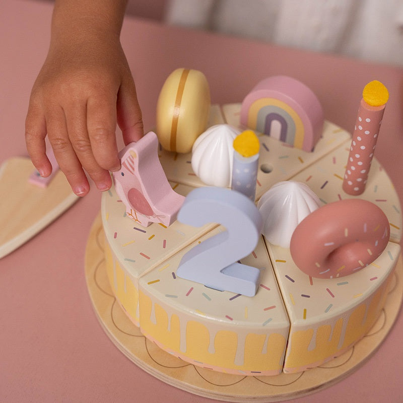 Gâteau d'anniversaire rose