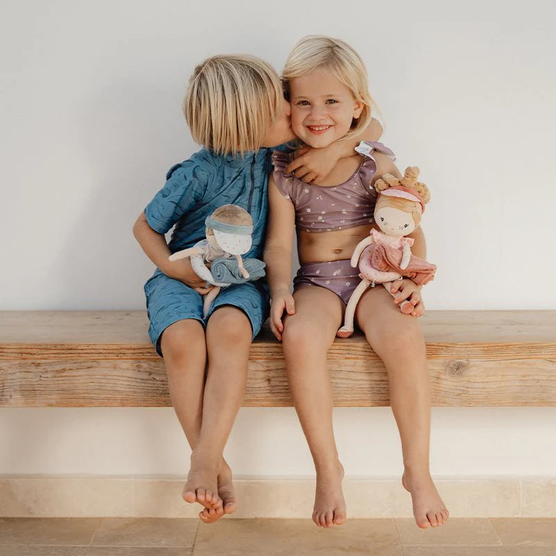 Kuschelpuppe Mila zum Kuscheln und Spielen