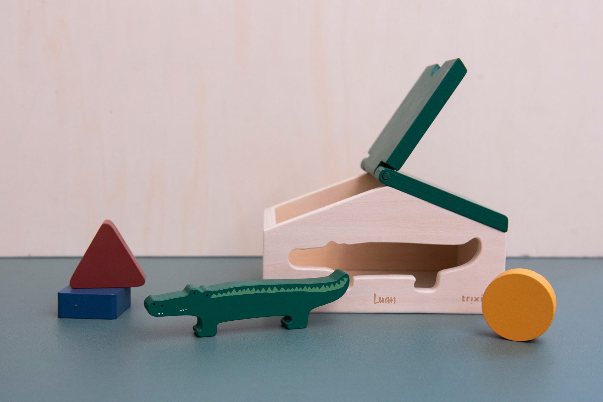 Jeu d'association de formes en bois – Monsieur Crocodile | Trixie