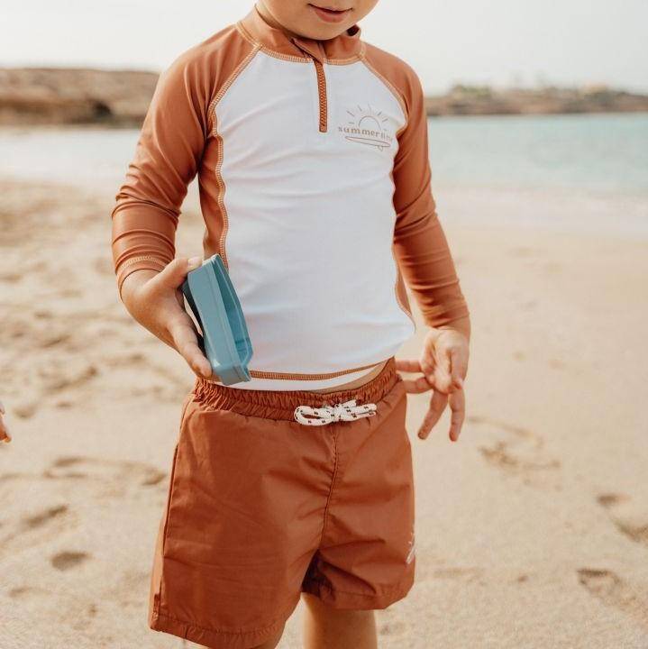 Kinder Badeshorts aus schnelltrocknendem Material fuer Strand, Schwimmbad, Urlaub und Wasserspass