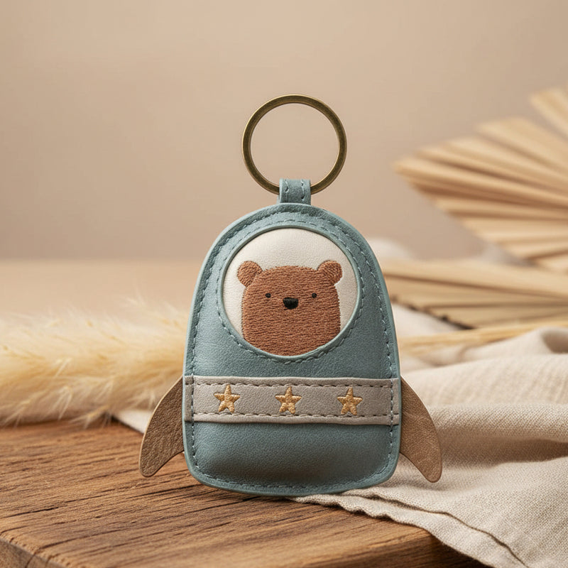 Kinder Schluesselanhaenger mit Raketen Motiv in veganer Ausfuehrung fuer Rucksack, Kita Tasche oder Schluesselbund
