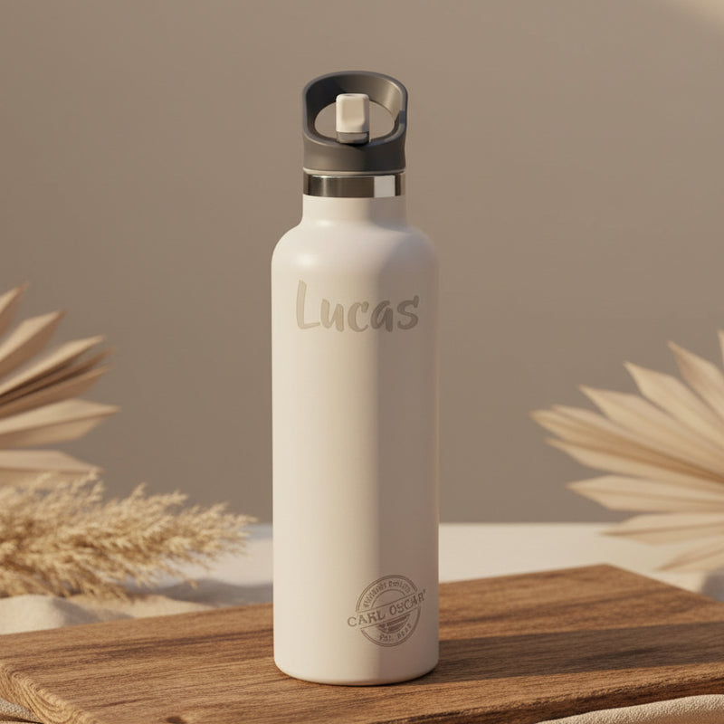 Personalisierte Edelstahl Trinkflasche in Greige mit 700 ml Fassungsvermoegen fuer warme und kalte Getraenke im Alltag, Sport und unterwegs