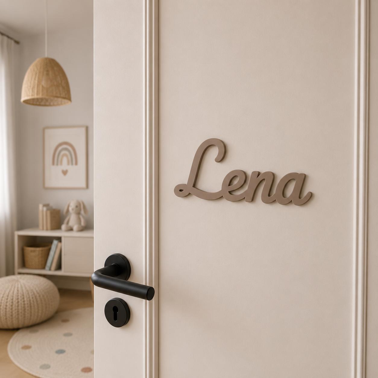 Personalisiertes Türschild mit dem Namen Lena in Beige für das Kinderzimmer – individuelles Namensschild zur Geburt oder als Geschenk für Mädchen.