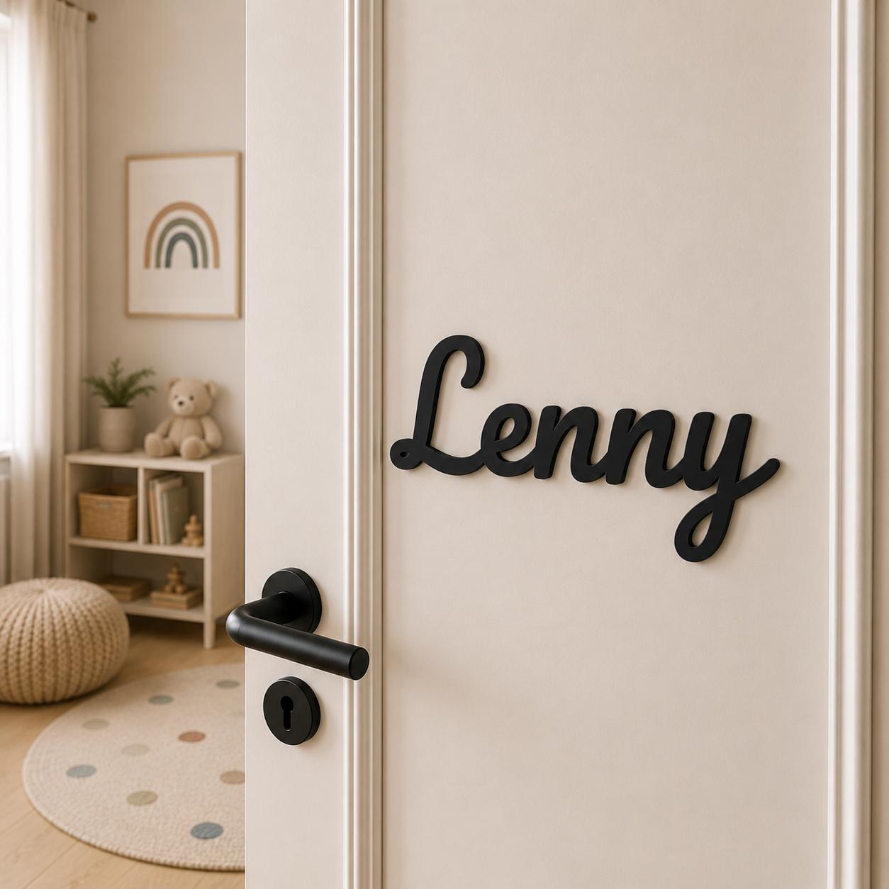 Personalisiertes Türschild aus Holz in Schwarz mit dem Namen Marie – modernes Namensschild für Kinderzimmer und Babyzimmer.