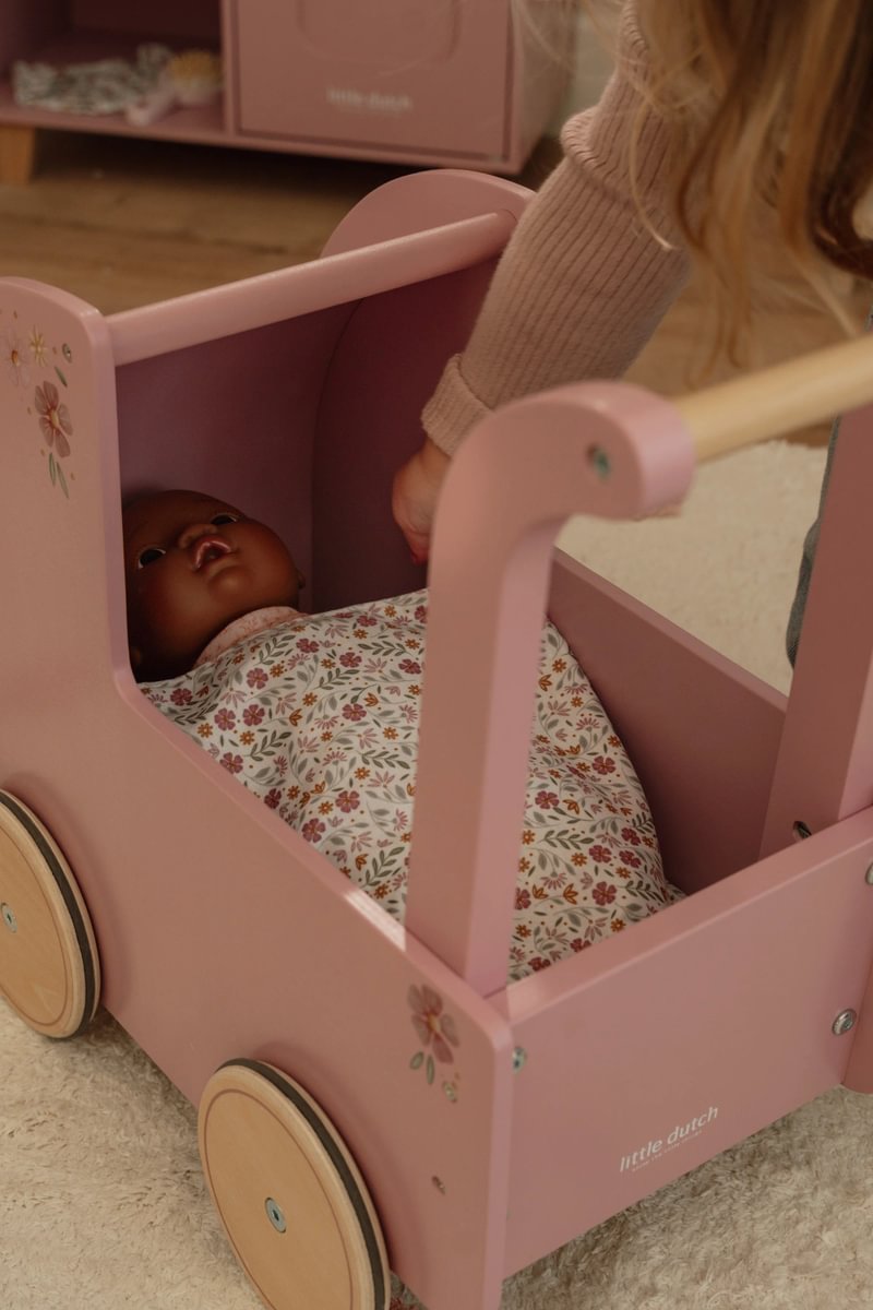 Poussette en bois