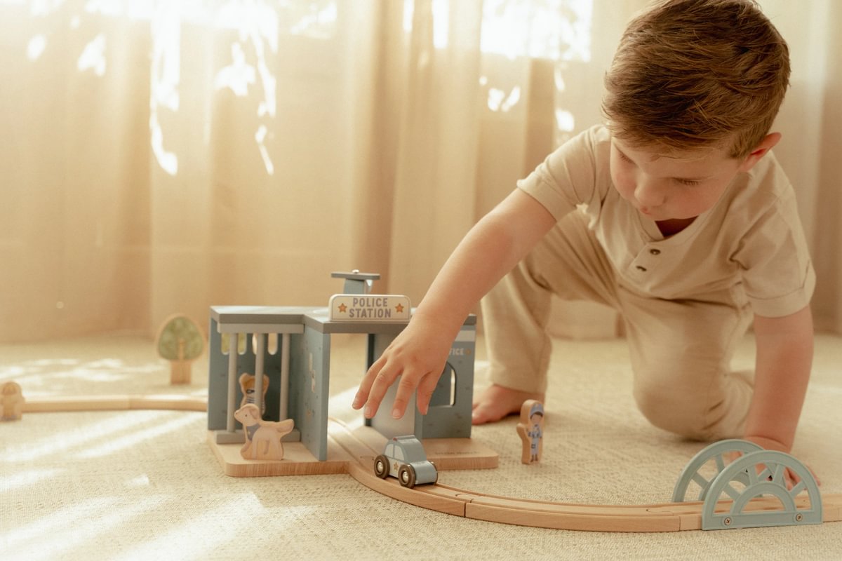 Personalized wooden train station made of wood | Schmatzepuffer
