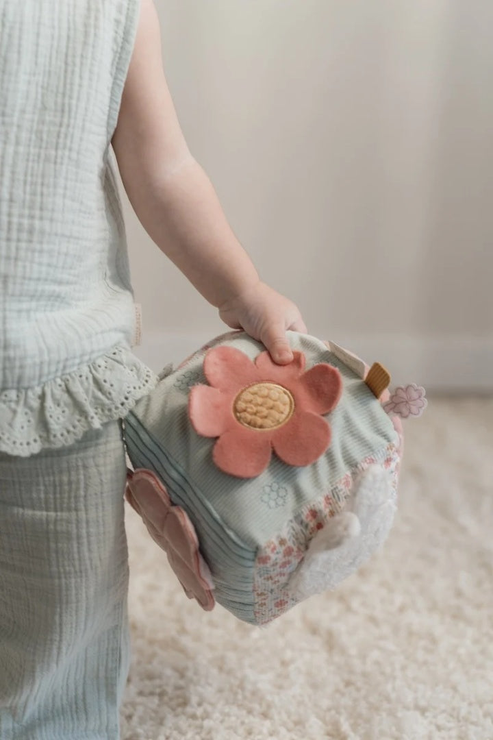 Cube d'activités doux Lucky Blossom x Miffy