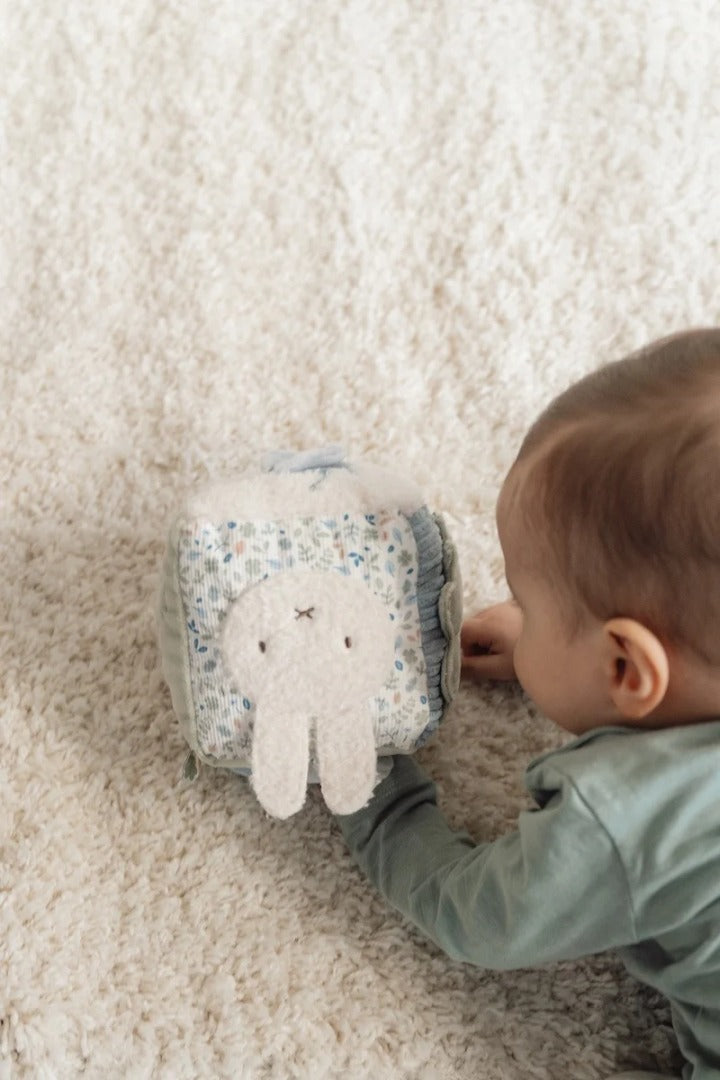 Cube d'activités doux Lucky Leaves x Miffy