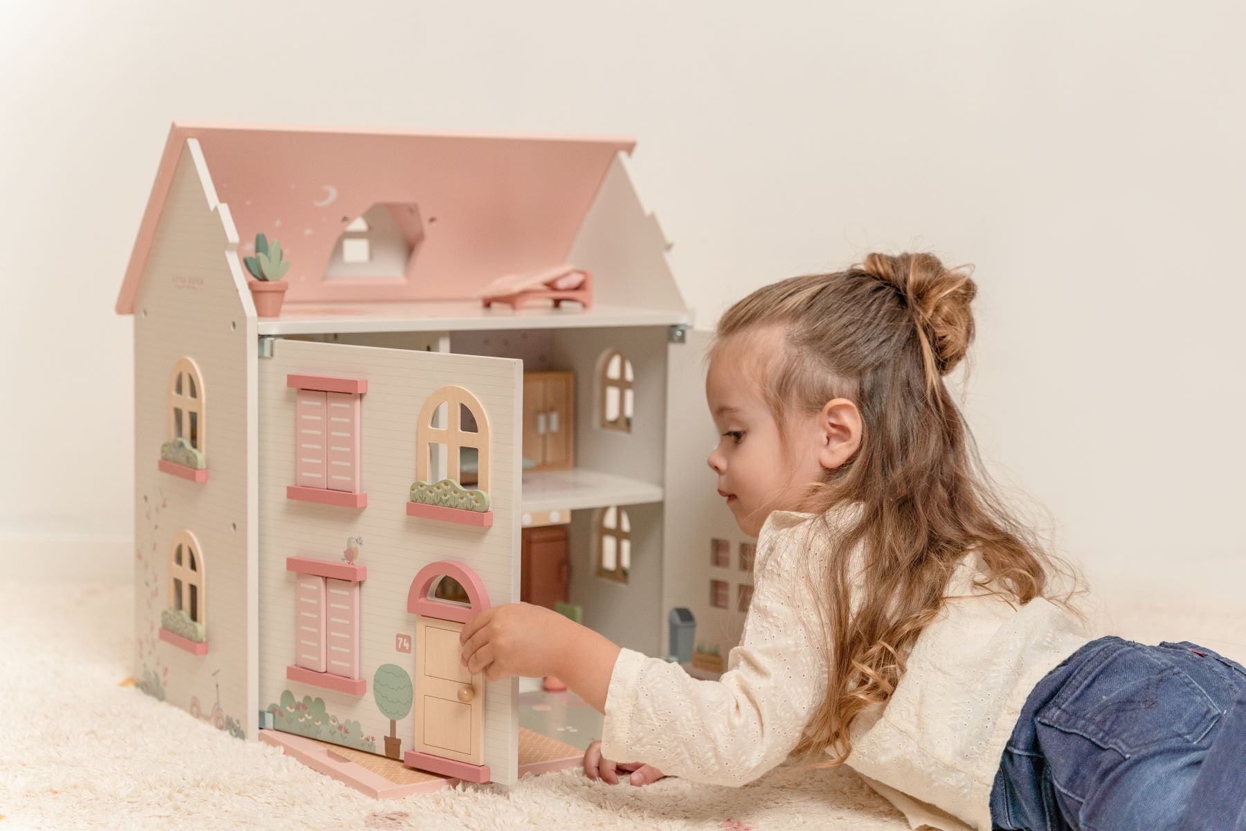 Maison de poupée en bois