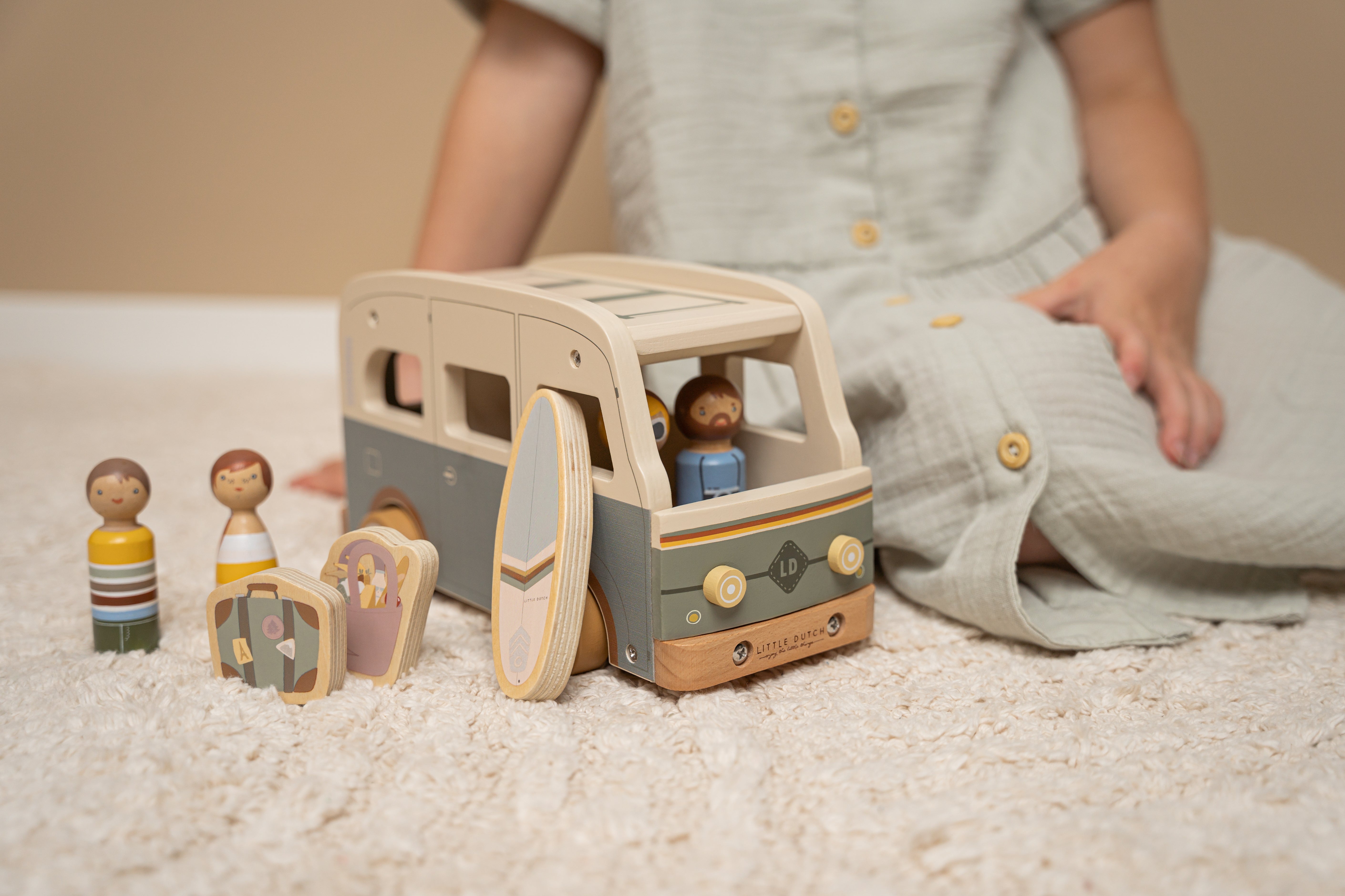 Camping-car rétro avec figurines – Jeu de rôle pour enfants