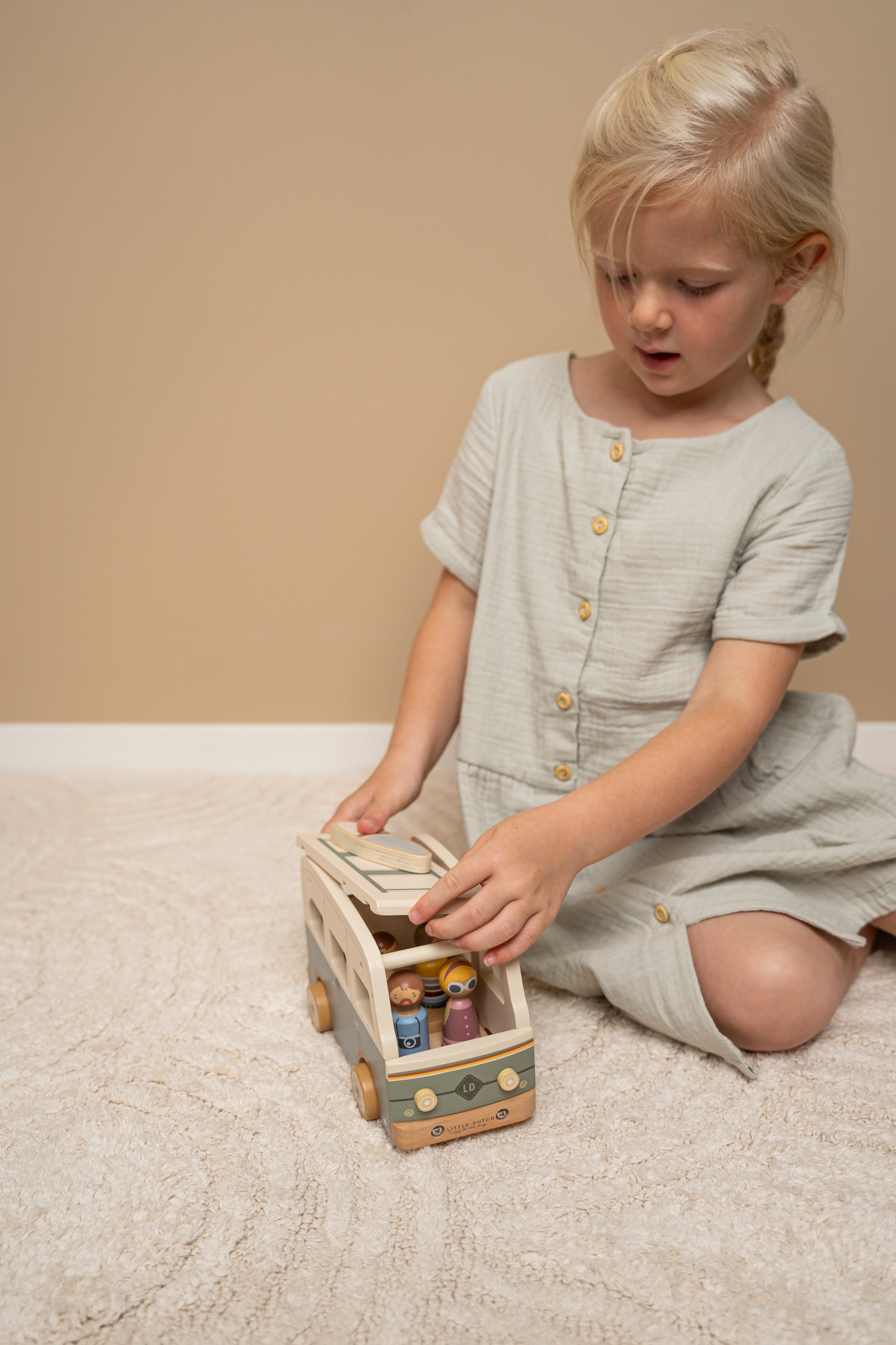 Camping-car rétro avec figurines – Jeu de rôle pour enfants