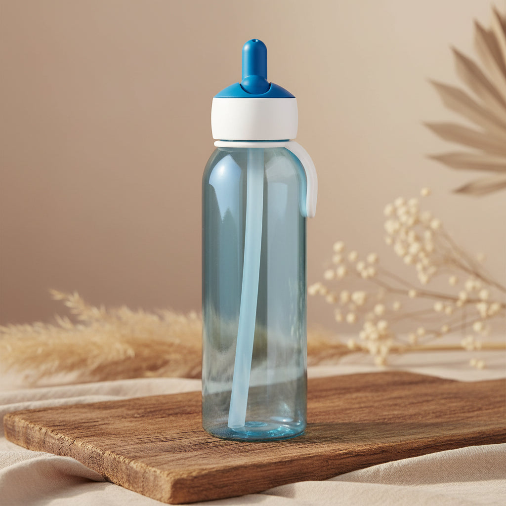 Kinder Trinkflasche in Blau mit Strohhalm und auslaufsicherem Verschluss fuer Schule, Kindergarten, Sport und unterwegs