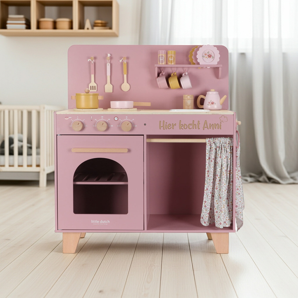 Personalisierte rosa Kinderkueche aus Holz mit Ofen, Herd und Spielzubehoer fuer kreative Rollenspiele von Kindern