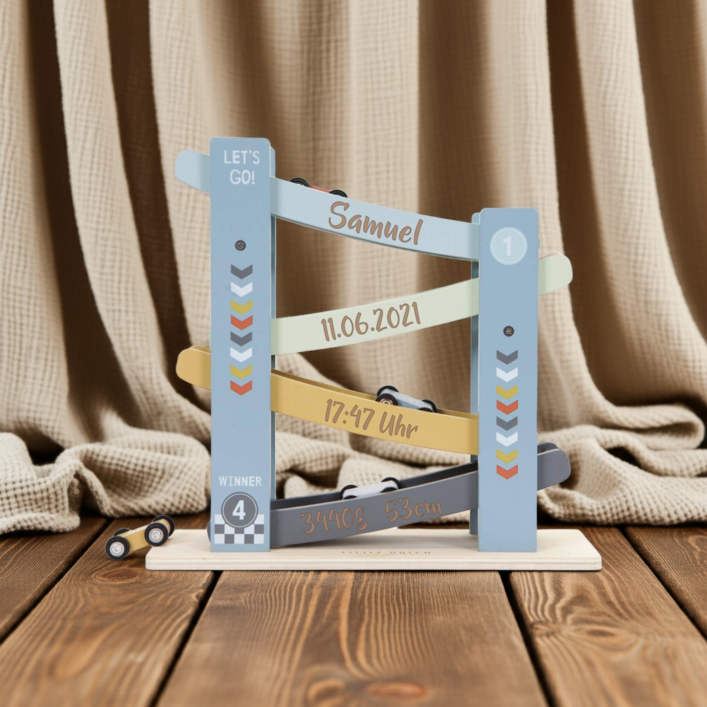 Personalisierte Kugelbahn zur Geburt aus Holz mit Name und Geburtsdaten als besonderes Babygeschenk und Erinnerungsstück
