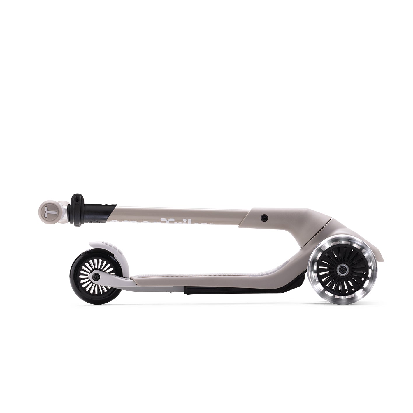 Xtend Mini+ Kinder Scooter in Beige zusammengeklappt, faltbar und kompakt für einfachen Transport und platzsparende Aufbewahrung im Alltag